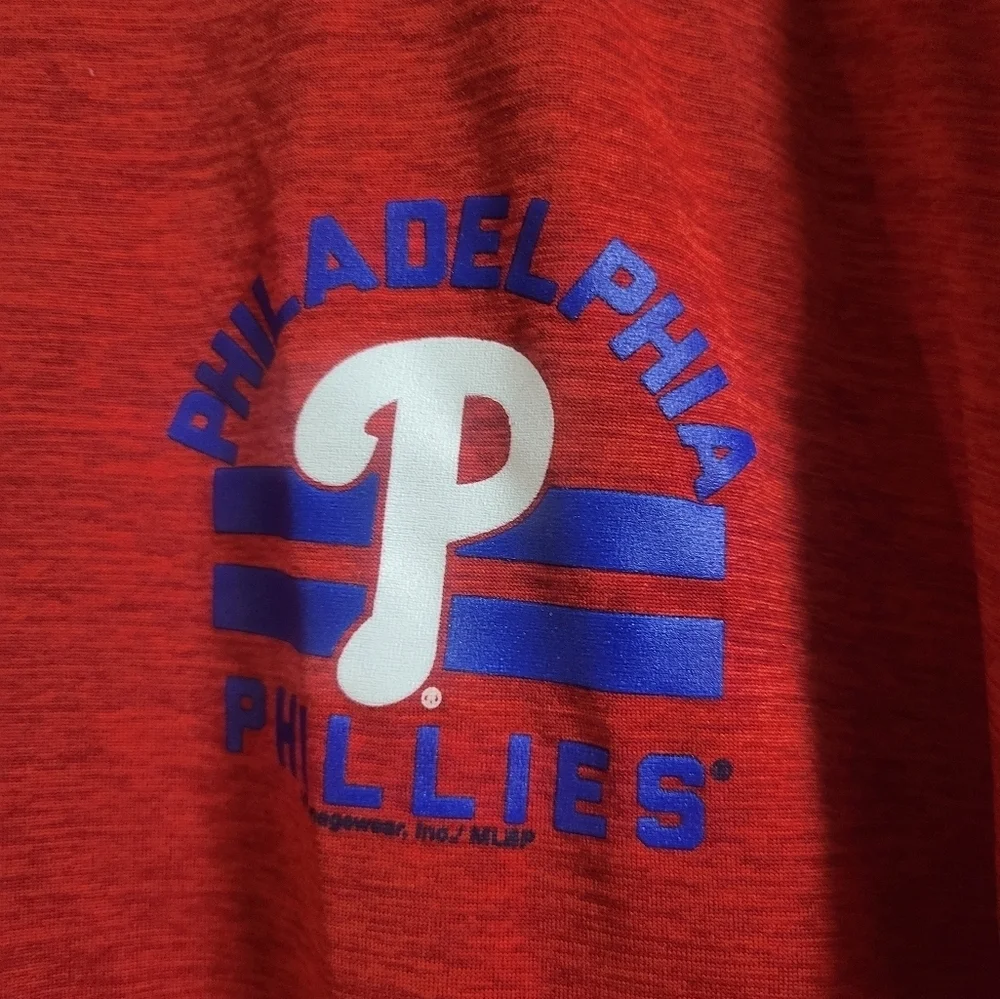 Genuine Merchandise-Philadelphia Phillies Red T-Shirt- Size 2XL - Unisex